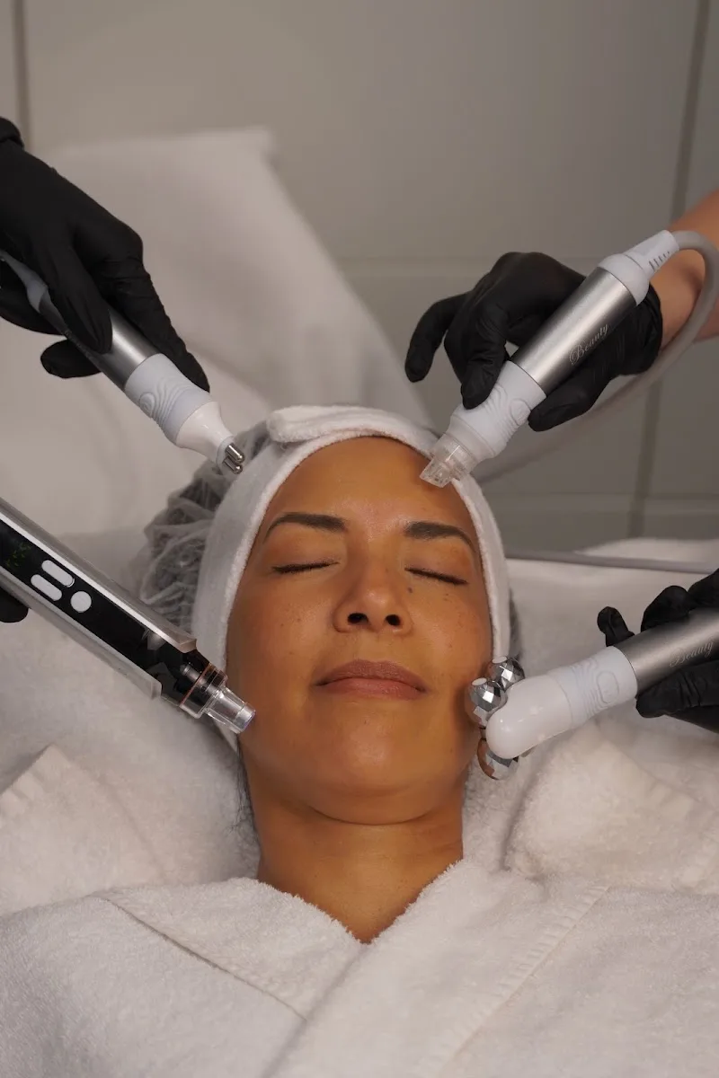 Apparative Gesichtsbehandlung im Beauty Rocío Luzern