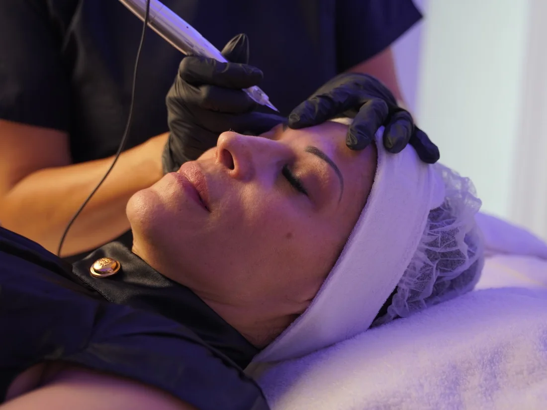 Permanent Make-up der Augenbrauen im Beauty Rocío Luzern
